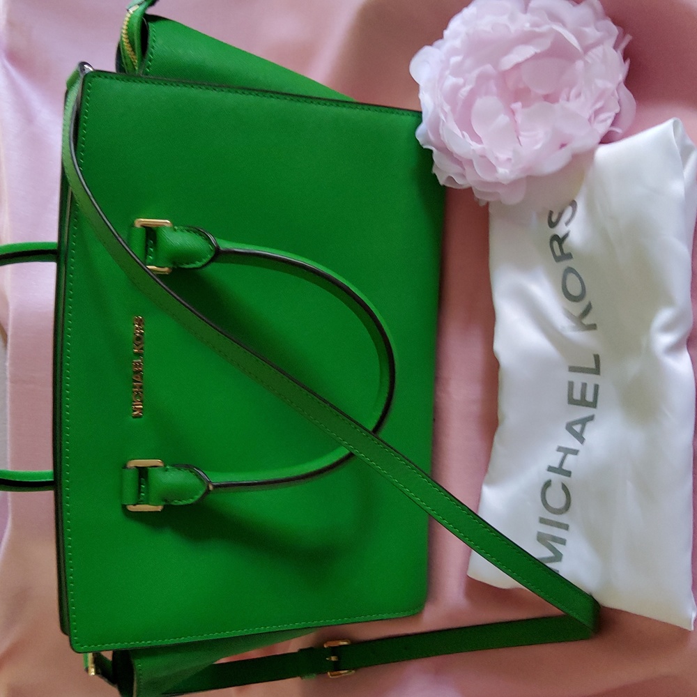 New" Michael kors Bag.